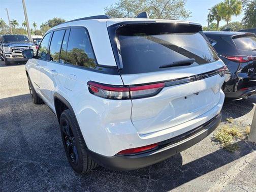2024 Jeep Grand Cherokee Altitude