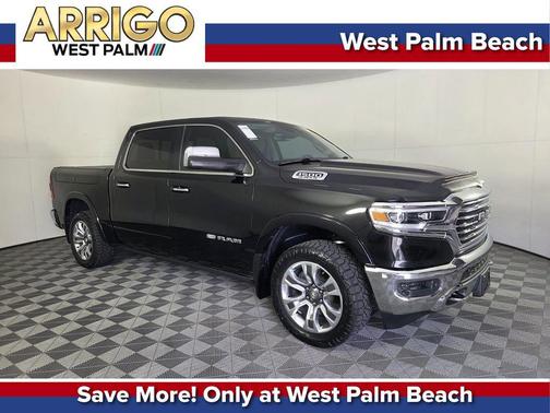 Diamond Black Crystal Pearlcoat 2019 RAM 1500 Longhorn