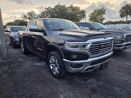 Diamond Black Crystal Pearlcoat 2019 RAM 1500 Longhorn