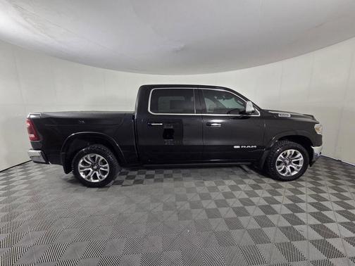 Diamond Black Crystal Pearlcoat 2019 RAM 1500 Longhorn