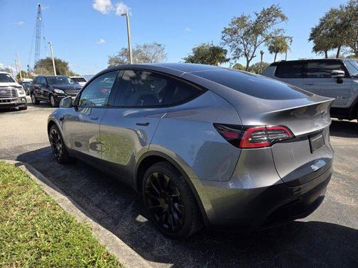 2024 Tesla Model Y Long Range Dual Motor All-Wheel Drive