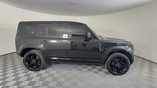 2024 Land Rover Defender 110 V8
