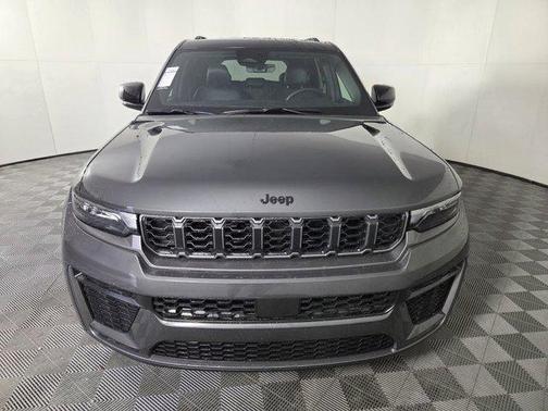 2026 Jeep Grand Cherokee Altitude