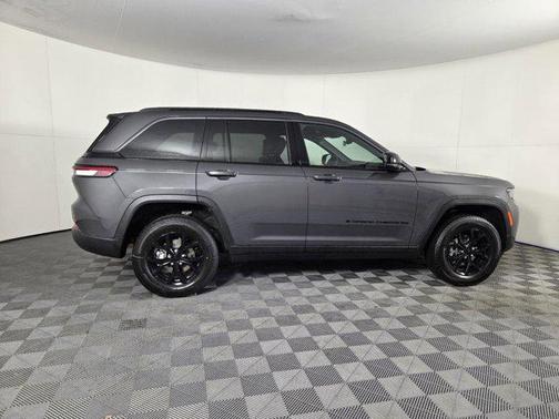 2026 Jeep Grand Cherokee Altitude