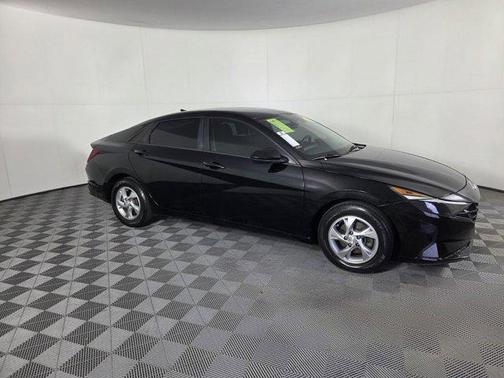 2021 Hyundai ELANTRA SE