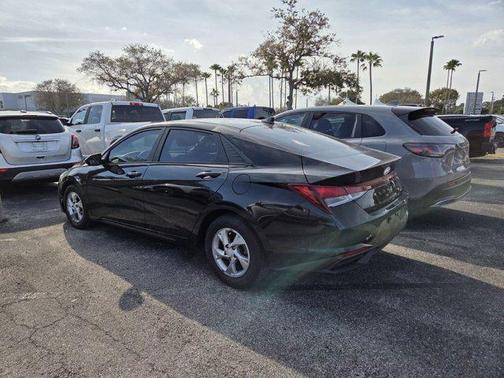 2021 Hyundai ELANTRA SE