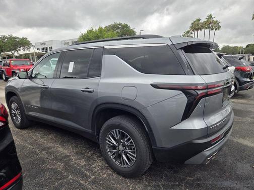 Sterling Gray Metallic 2024 Chevrolet Traverse LT