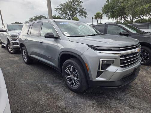 Sterling Gray Metallic 2024 Chevrolet Traverse LT