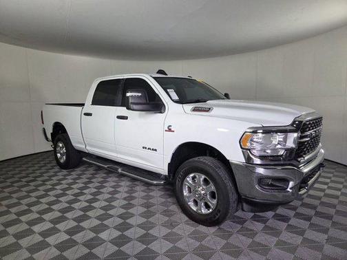 Bright White Clearcoat 2024 RAM 2500 Big Horn Crew Cab 4x4 6'4' Box