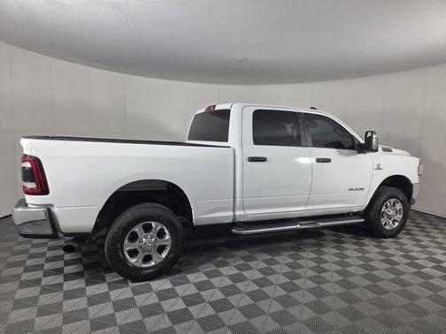 Bright White Clearcoat 2024 RAM 2500 Big Horn Crew Cab 4x4 6'4' Box