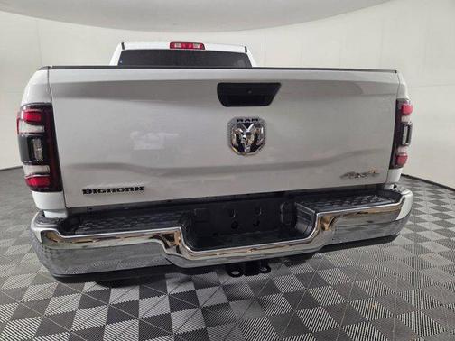 Bright White Clearcoat 2024 RAM 2500 Big Horn Crew Cab 4x4 6'4' Box