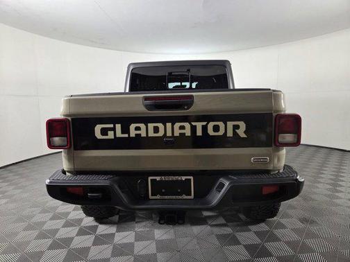 2022 Jeep Gladiator Overland