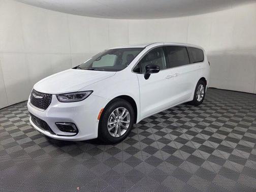 Bright White Clearcoat 2026 Chrysler Pacifica L