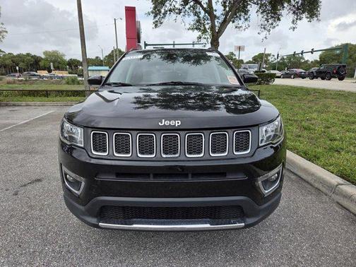 Diamond Black Crystal Pearlcoat 2018 Jeep Compass Limited
