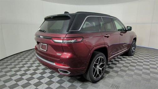 2025 Jeep Grand Cherokee Summit