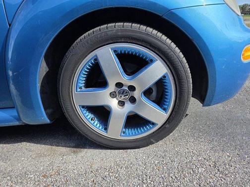 2004 Volkswagen New Beetle Satellite Blue