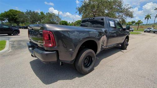2025 RAM 3500 Laramie Crew Cab 4x4 8' Box