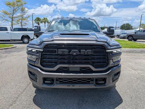 2025 RAM 3500 Laramie Crew Cab 4x4 8' Box