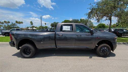 2025 RAM 3500 Laramie Crew Cab 4x4 8' Box