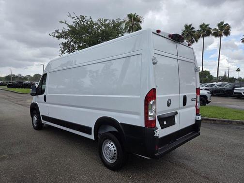 Bright White Clearcoat 2024 RAM ProMaster 2500 Tradesman