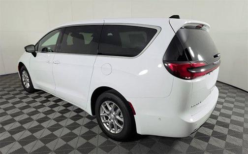 2025 Chrysler Pacifica L