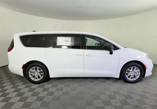 2025 Chrysler Pacifica L