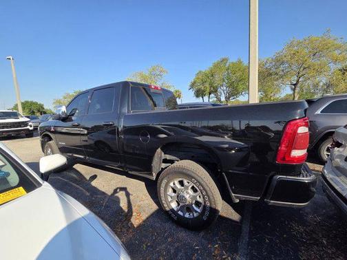 Diamond Black Crystal Pearlcoat 2024 RAM 2500 Laramie Crew Cab 4x4 6'4' Box