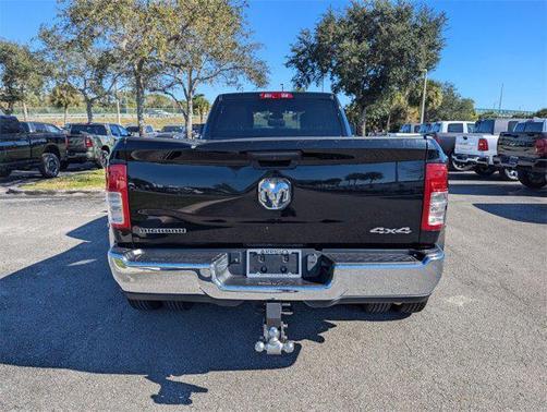 2023 RAM 3500 Big Horn Crew Cab 4x4 8' Box