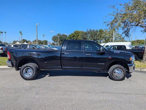 2023 RAM 3500 Big Horn Crew Cab 4x4 8' Box