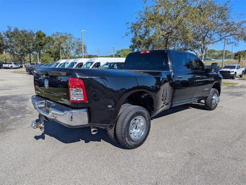 2023 RAM 3500 Big Horn Crew Cab 4x4 8' Box