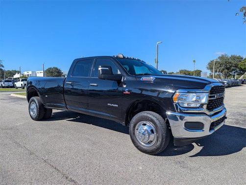 2023 RAM 3500 Big Horn Crew Cab 4x4 8' Box