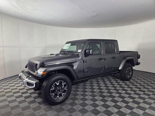 Granite Crystal Metallic Clearcoat 2026 Jeep Gladiator Sahara 4x4