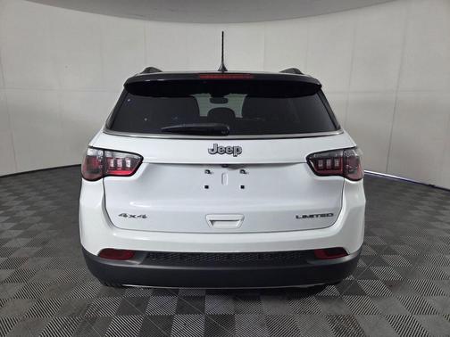Bright White Clearcoat 2023 Jeep Compass Limited