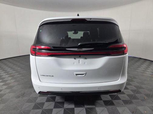 Bright White Clearcoat 2026 Chrysler Pacifica L