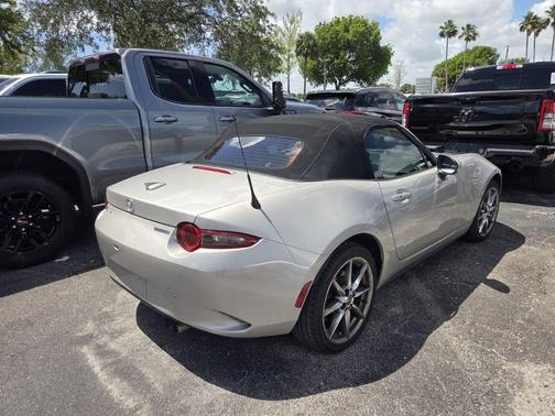 Platinum Quartz Metallic 2022 Mazda MX-5 Miata Grand Touring