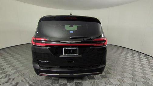 2025 Chrysler Pacifica L