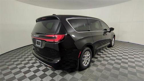 2025 Chrysler Pacifica L