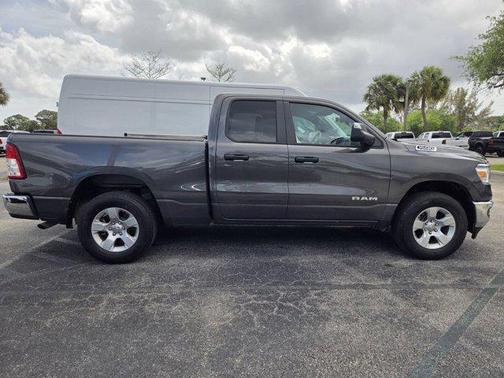 Granite Crystal Metallic Clearcoat 2024 RAM 1500 Big Horn/Lone Star