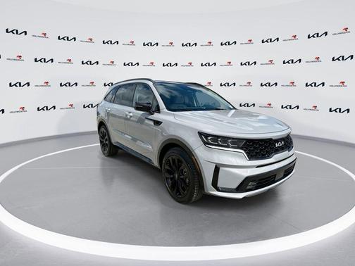 Wolf Gray 2023 Kia Sorento SX