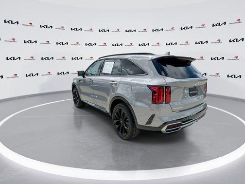 Wolf Gray 2023 Kia Sorento SX