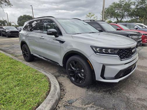 Wolf Gray 2023 Kia Sorento SX