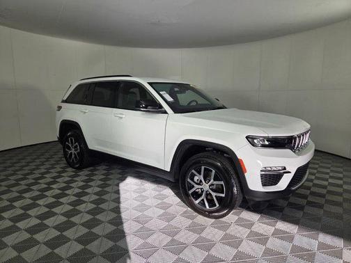 Bright White Clearcoat 2025 Jeep Grand Cherokee Limited