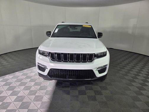 Bright White Clearcoat 2025 Jeep Grand Cherokee Limited