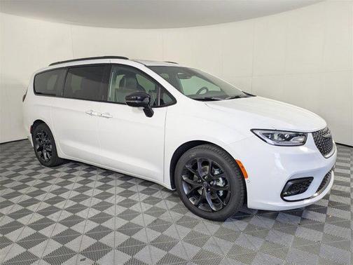 2026 Chrysler Pacifica Limited