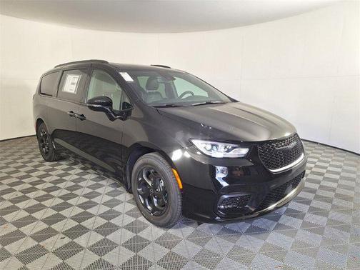 2025 Chrysler Pacifica Hybrid Premium S Appearance Pkg