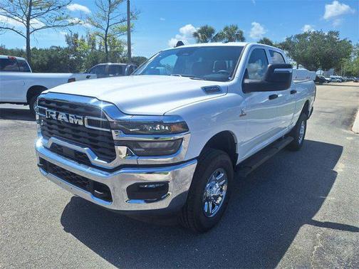 2025 RAM 2500 Tradesman Crew Cab 4x4 6'4' Box