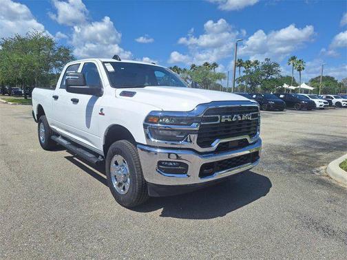 2025 RAM 2500 Tradesman Crew Cab 4x4 6'4' Box