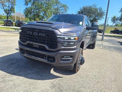 2025 RAM 3500 Laramie Crew Cab 4x4 8' Box