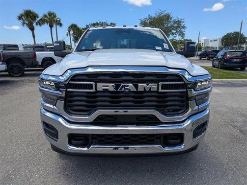 2025 RAM 3500 Tradesman Crew Cab 4x4 8' Box