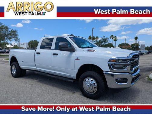 2025 RAM 3500 Tradesman Crew Cab 4x4 8' Box